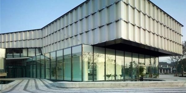 朝阳集团-彩釉玻璃与烤漆玻璃之间的区别你知道多少